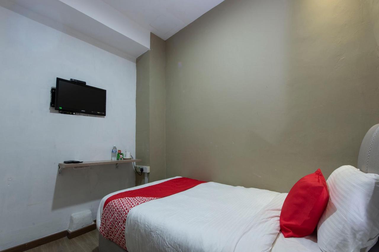 Oyo 90231 Hotel By The Park Plt Johor Bahru Exterior photo